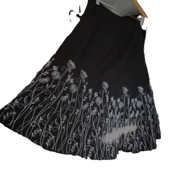Black A-line Linen-Rayon  midi skirt with  white embroidery border - Picture 2 of 6